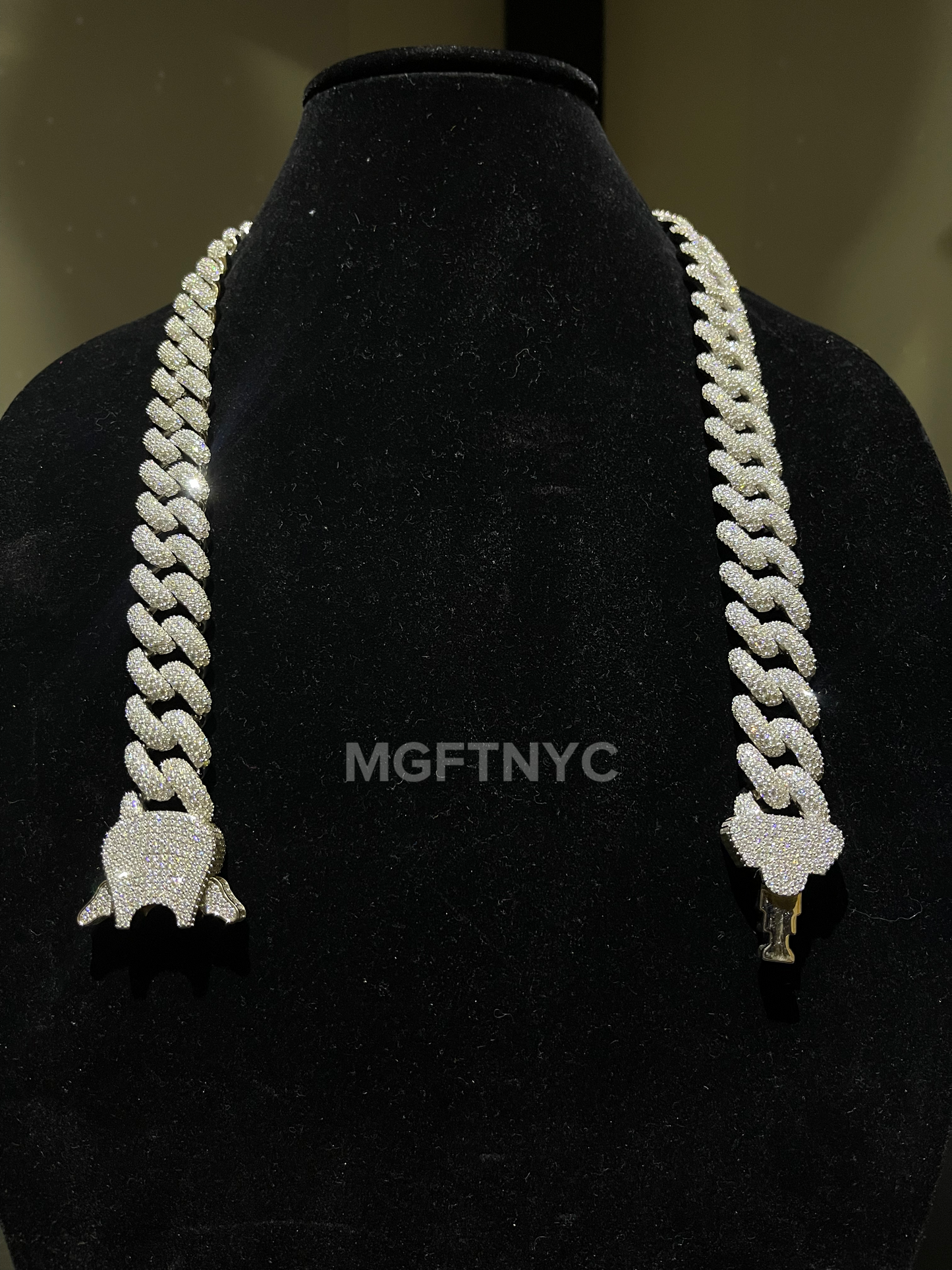 20MM Miami Cuban Chain Handset 24"