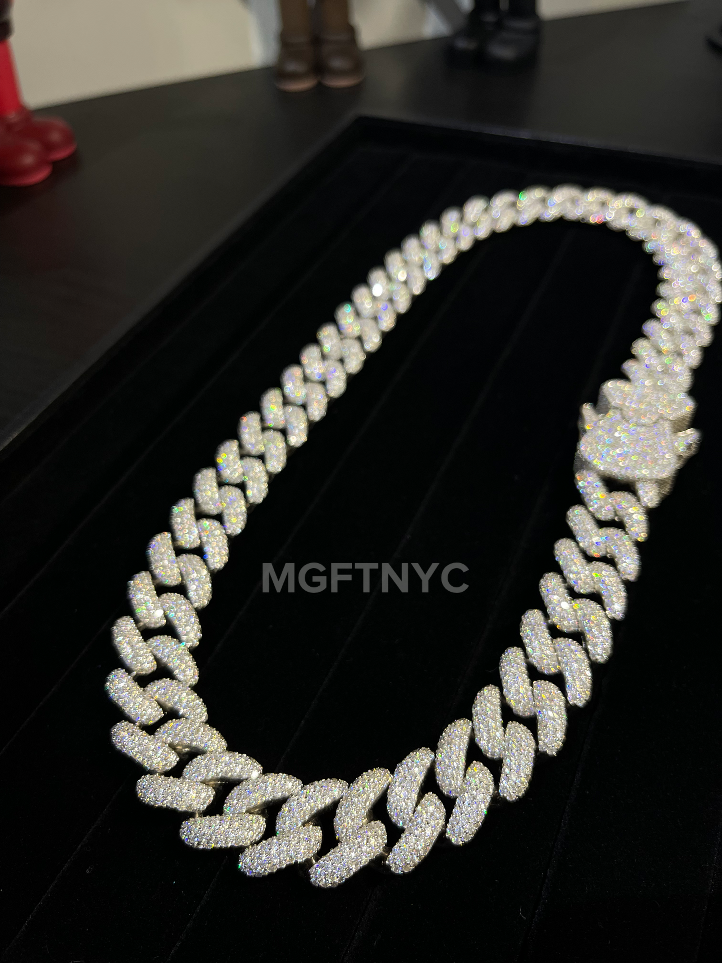 20MM Miami Cuban Chain Handset 24"