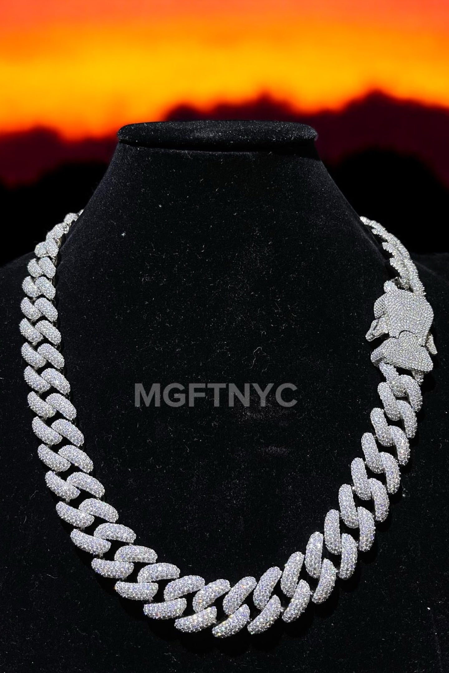 20MM Miami Cuban Chain Handset 24"